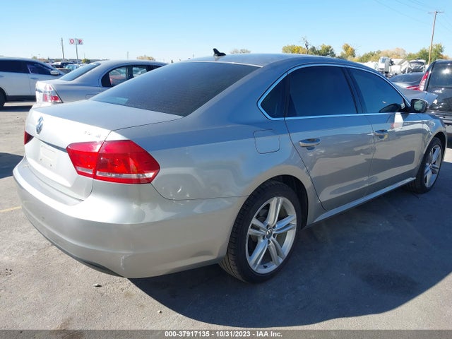 1VWBS7A34EC049743 Volkswagen Passat 1.8t Se