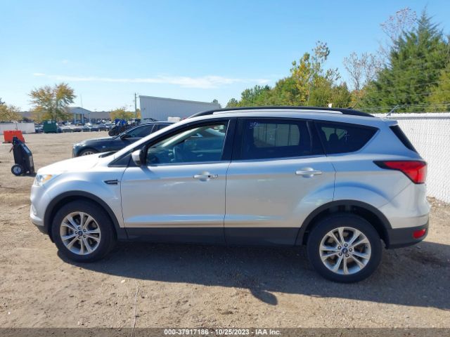 1FMCU9HD1KUB73708 Ford ESCAPE SEL