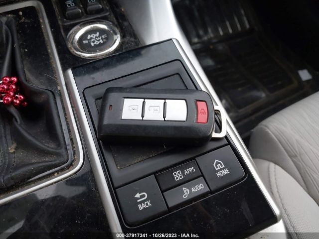 JA4AT5AA9JZ039323 Mitsubishi Eclipse Cross Se