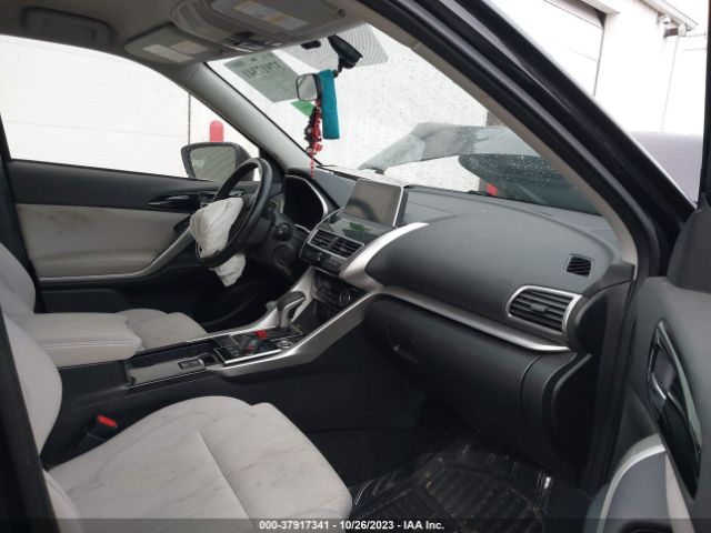 JA4AT5AA9JZ039323 Mitsubishi Eclipse Cross Se