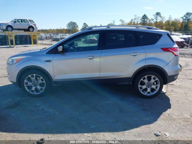 1FMCU9J95EUC10608 Ford Escape Titanium