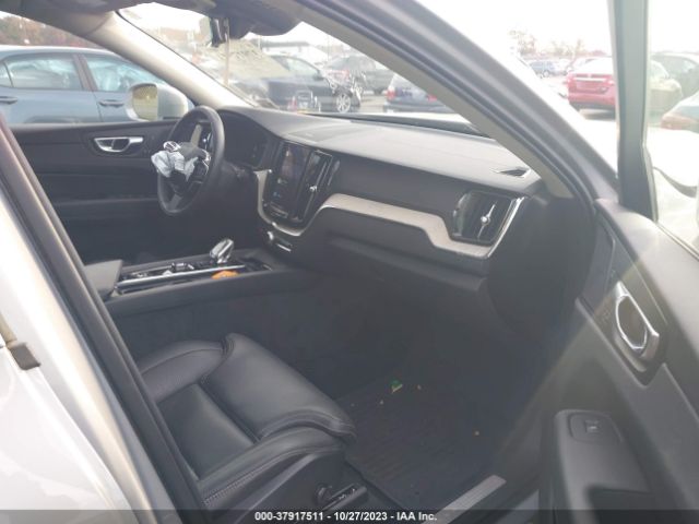 2022 VOLVO XC60 YV4062RL8N1074479 Photo 4
