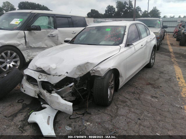 37917679 :رقم المزاد ، WBA8B9G32HNU53856 vin ، 2017 Bmw 330i مزاد بيع