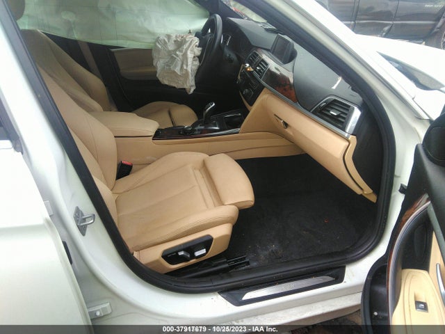37917679 :رقم المزاد ، WBA8B9G32HNU53856 vin ، 2017 Bmw 330i مزاد بيع