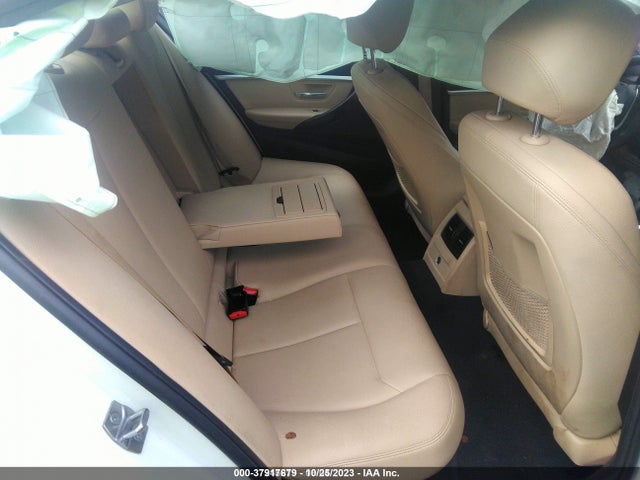 37917679 :رقم المزاد ، WBA8B9G32HNU53856 vin ، 2017 Bmw 330i مزاد بيع