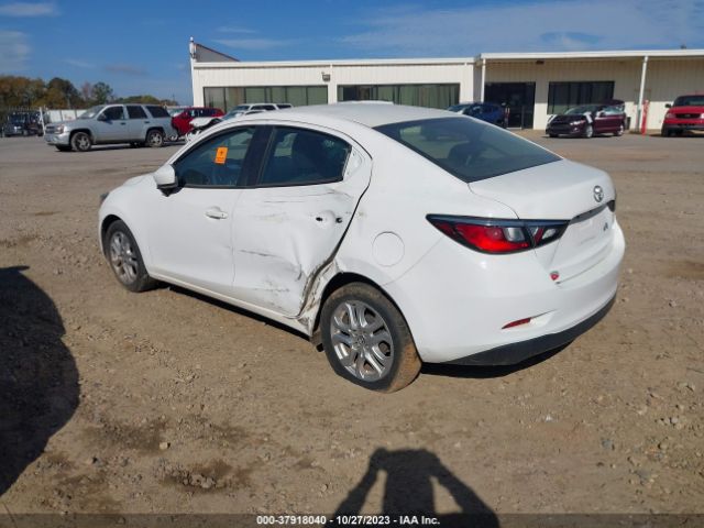 3MYDLBYVXJY317197 Toyota YARIS IA