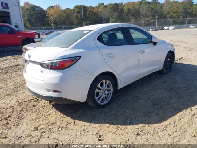 3MYDLBYVXJY317197 Toyota YARIS IA