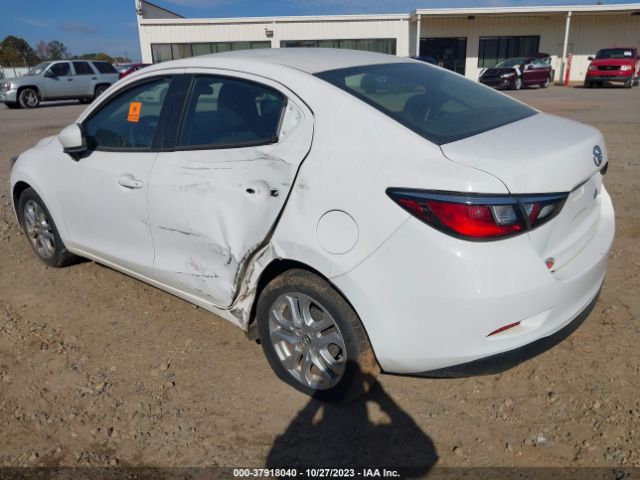 3MYDLBYVXJY317197 Toyota YARIS IA