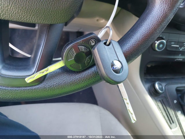 2015 FORD FOCUS SE VIN: 1FADP3K26FL342207