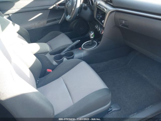 JTKJF5C75GJ018869 Scion TC
