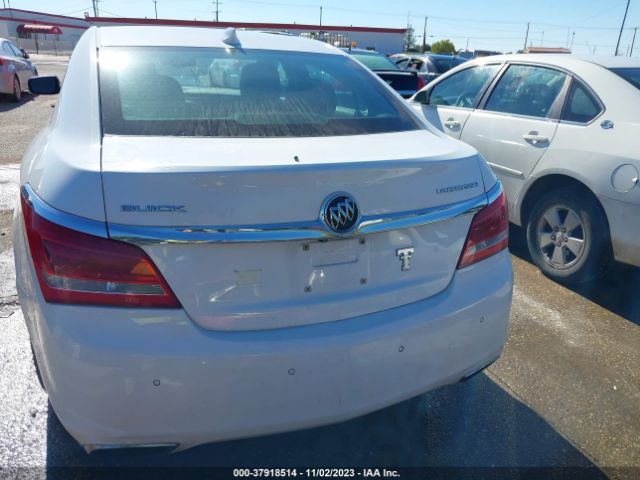 1G4GB5G38GF169319 Buick Lacrosse Leather