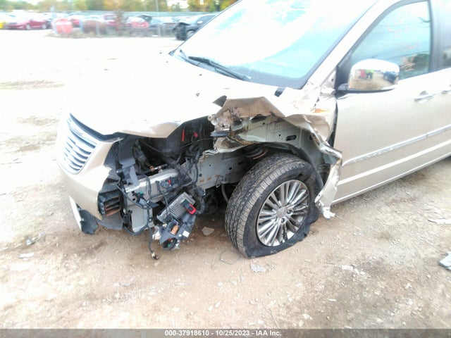 2C4RC1CG9ER373631 Chrysler Town & Country Touring-l