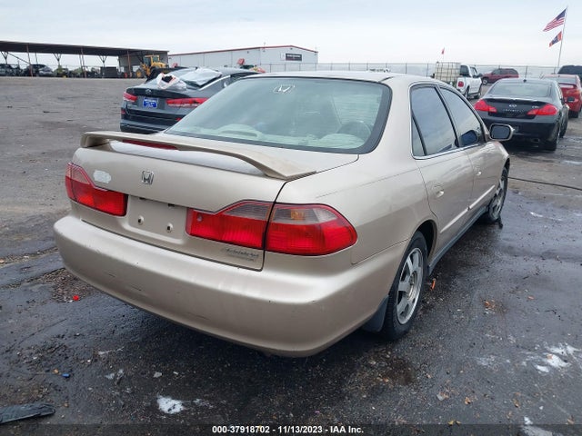 2000 HONDA ACCORD SDN SE VIN: 1HGCG5674YA076838