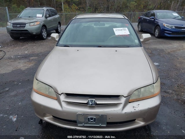 2000 HONDA ACCORD SDN SE VIN: 1HGCG5674YA076838
