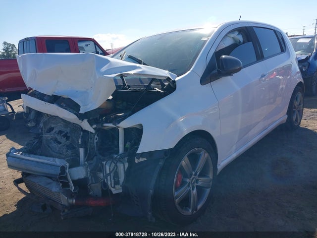 Chevrolet Sonic Rs Manual 2015 1G1JH6SB5F4149206 Image 2