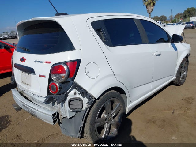 Chevrolet Sonic Rs Manual 2015 1G1JH6SB5F4149206 Image 4