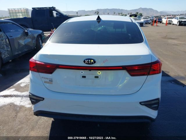 3KPF24AD5ME376851 KIA FORTE FE