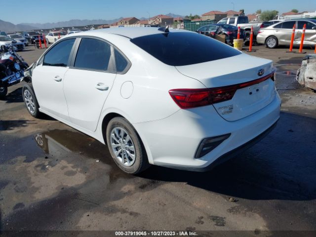 3KPF24AD5ME376851 KIA FORTE FE