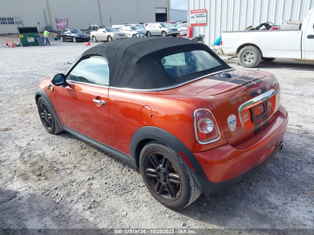 2012 MINI COOPER ROADSTER WMWSY1C55CT311521 Photo 2