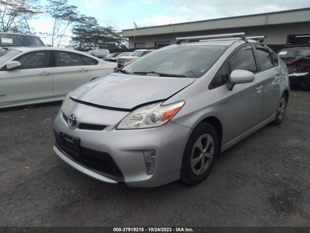 Toyota Prius Two 2014 JTDKN3DU7E1773333 Image 2