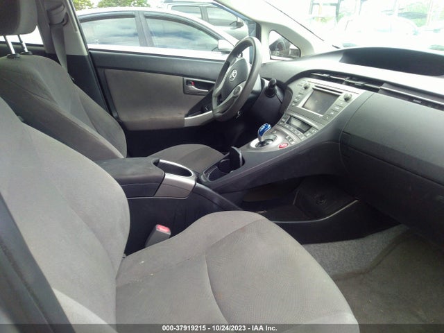 Toyota Prius Two 2014 JTDKN3DU7E1773333 Image 5