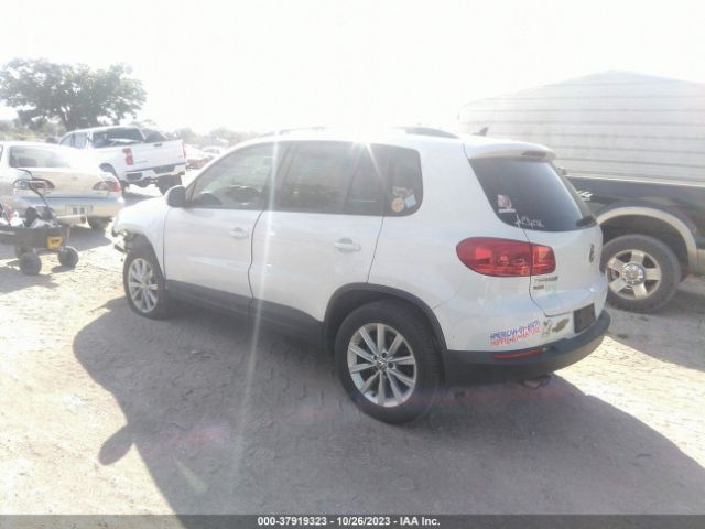2017 VOLKSWAGEN TIGUAN WVGAV7AX4HK054908 Photo 2