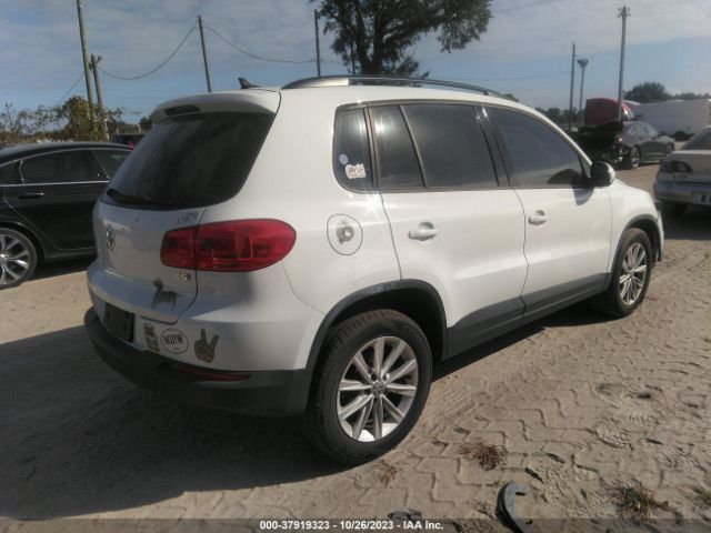 2017 VOLKSWAGEN TIGUAN WVGAV7AX4HK054908 Photo 3