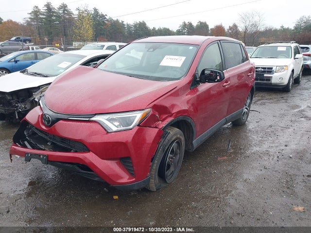 Toyota RAV4 LE 2018 JTMBFREV9JD256776 Image 2