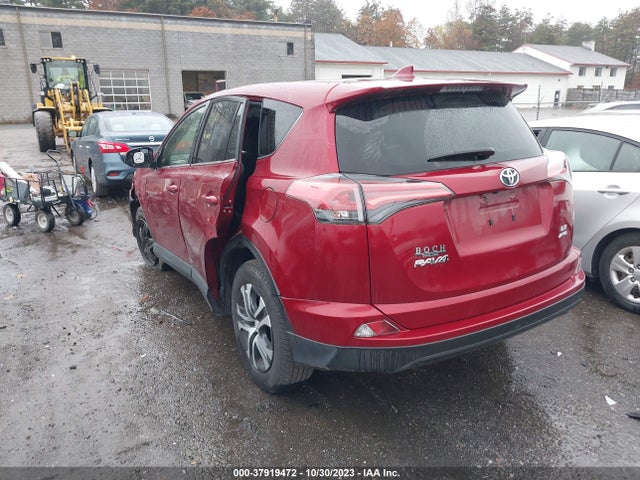 Toyota RAV4 LE 2018 JTMBFREV9JD256776 Image 3