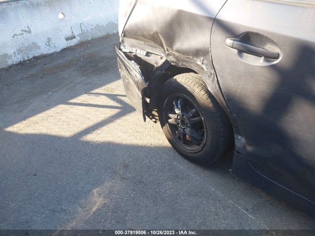 Toyota Prius Four 2015 JTDKN3DU8F2004240 Image 6