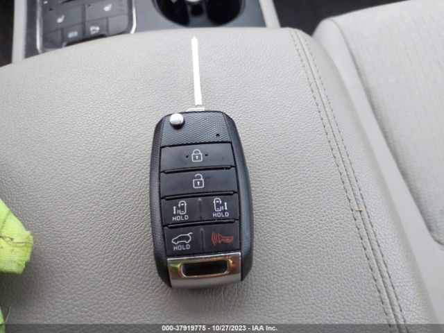 KNDMB5C14G6161746 KIA SEDONA LX