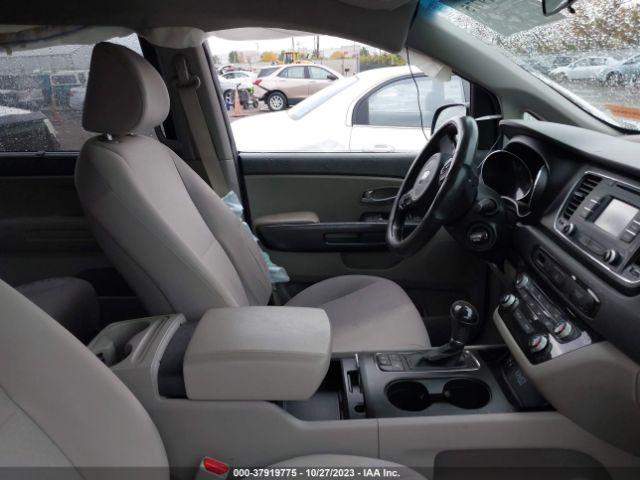 KNDMB5C14G6161746 KIA SEDONA LX