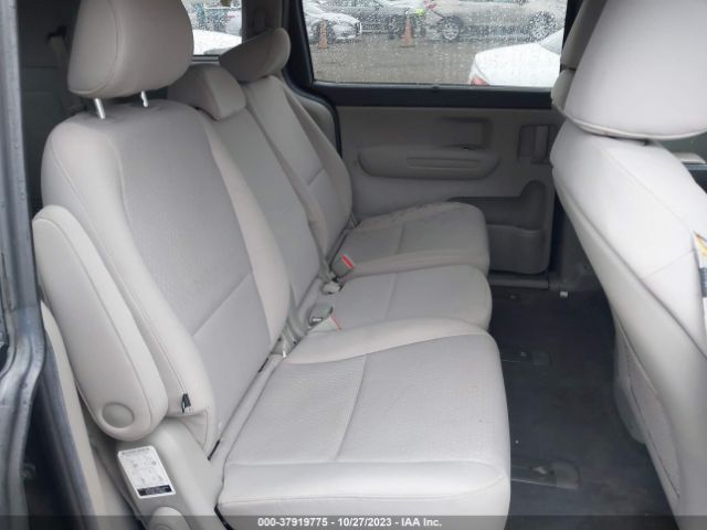 KNDMB5C14G6161746 KIA SEDONA LX