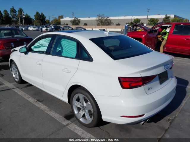 2017 AUDI A3 SEDAN WAUAUGFF5H1039893 Photo 2