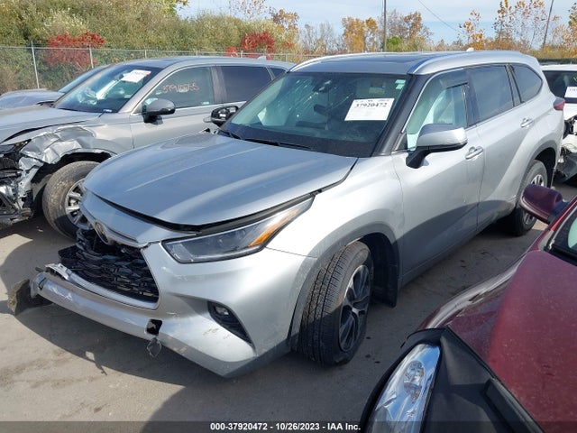 Toyota Highlander Xle 2021 5TDHZRBH3MS557732 Image 2
