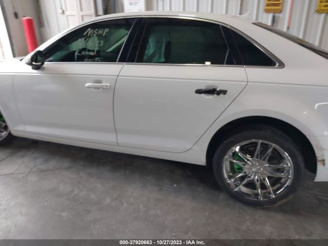 WAUGMAF44KA043530 Audi A4 40 Premium/40 Titanium Premium