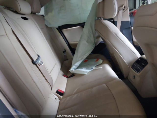WAUGMAF44KA043530 Audi A4 40 Premium/40 Titanium Premium
