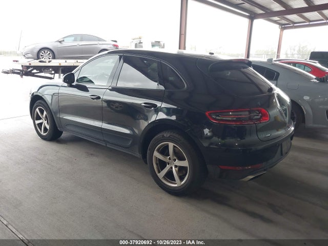 2017 PORSCHE MACAN WP1AA2A5XHLB06195 Photo 2
