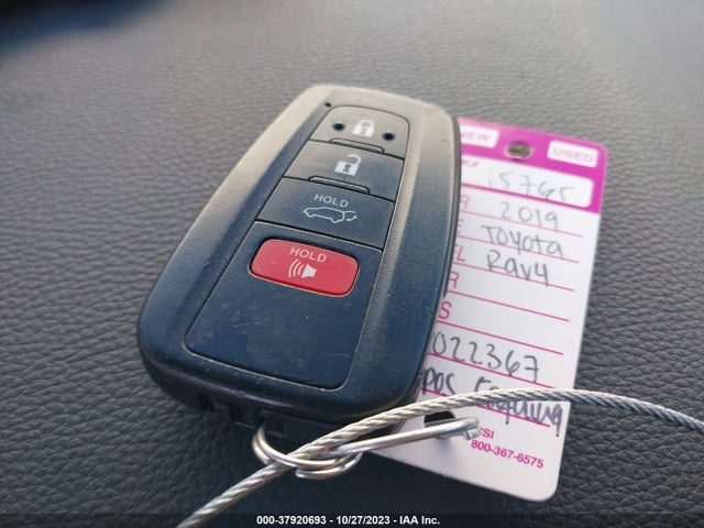 2019 TOYOTA RAV4 XLE VIN: JTMP1RFV0KD022367