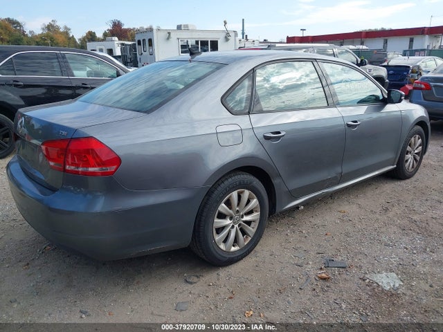 1VWAT7A34FC003467 Volkswagen Passat 1.8t Wolfsburg Ed