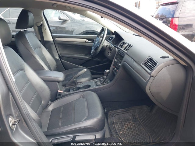 1VWAT7A34FC003467 Volkswagen Passat 1.8t Wolfsburg Ed