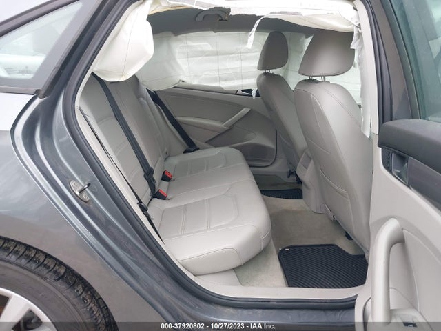 1VWAS7A38EC121149 Volkswagen Passat Wolfsburg Ed