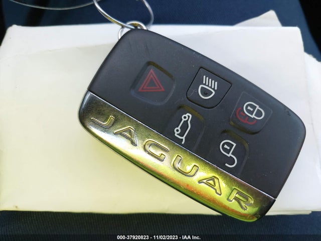 2019 JAGUAR F-PACE SADCM2FV5KA351732 Photo 10