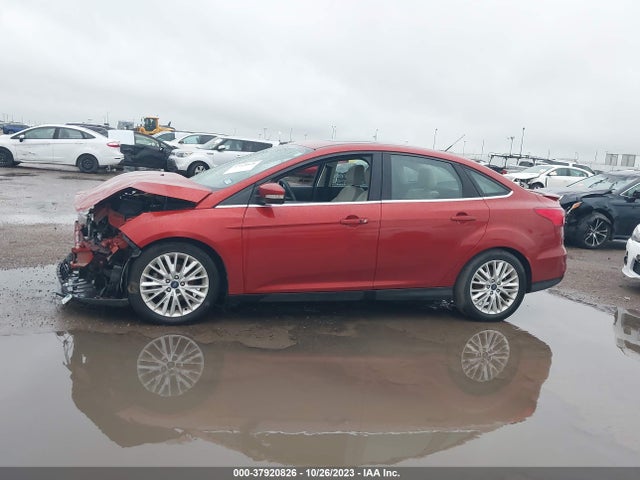 2018 FORD FOCUS TITANIUM VIN: 1FADP3J28JL246296