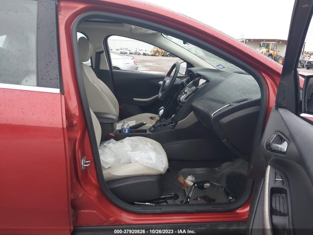 2018 FORD FOCUS TITANIUM VIN: 1FADP3J28JL246296