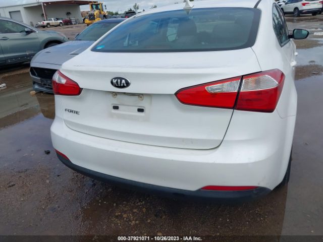 KNAFX4A65G5497170 KIA FORTE LX