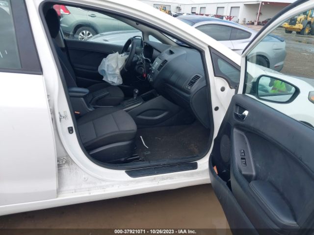 KNAFX4A65G5497170 KIA FORTE LX