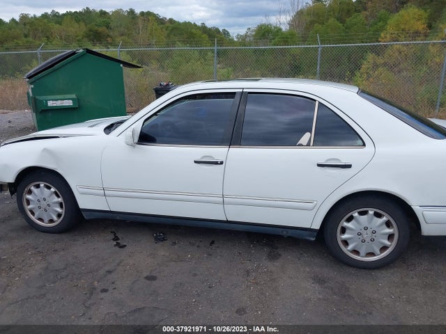 1998 MERCEDES-BENZ E-CLASS VIN: WDBJF65F4WA531402