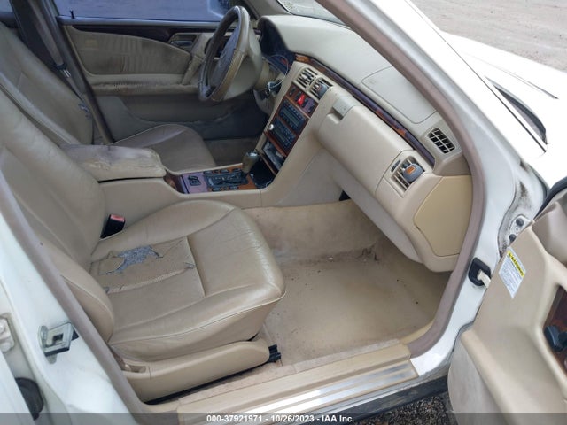 1998 MERCEDES-BENZ E-CLASS VIN: WDBJF65F4WA531402