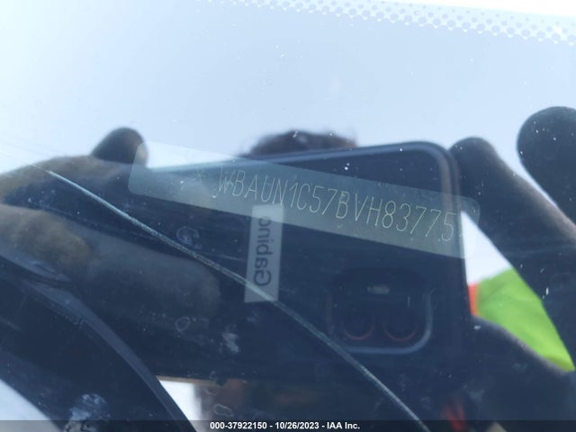 37922150 :رقم المزاد ، WBAUN1C57BVH83775 vin ، 2011 Bmw 128i مزاد بيع